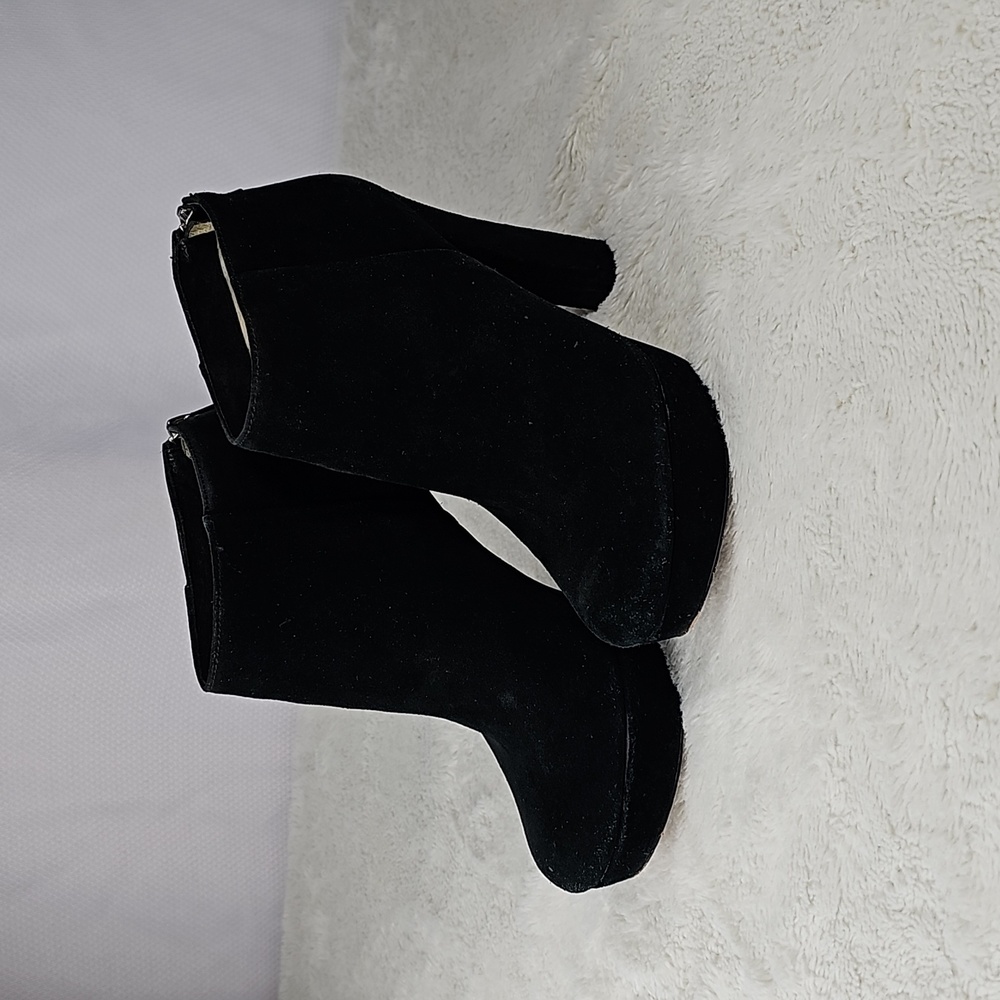Michael Kors Black Ankle bootie.